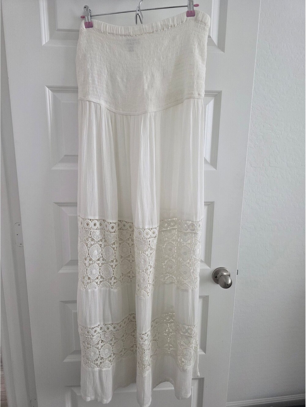 Nordstrom romantic stapless maxi dress with lace cutout. Size XL.